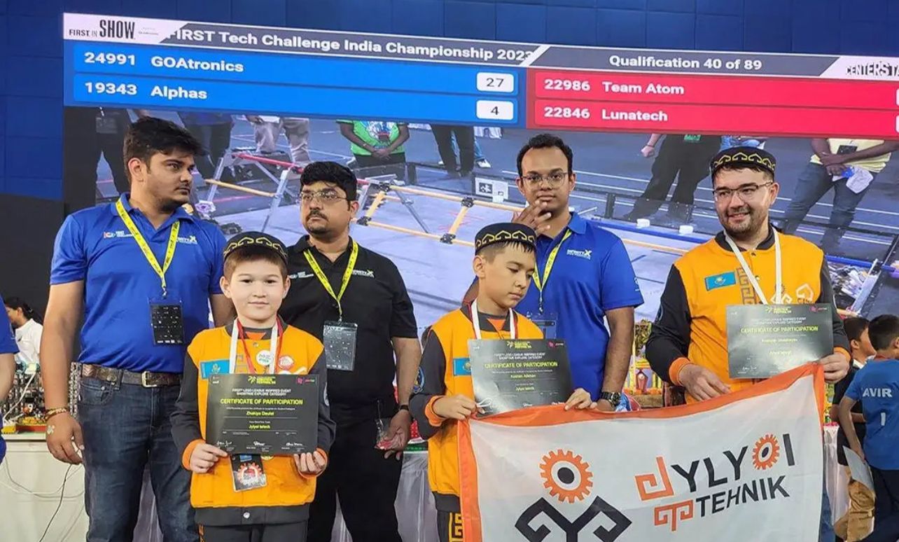 Казахстанские школьники отличились на чемпионате по робототехнике в Индии